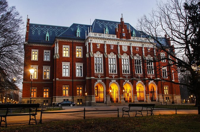 2-Hour City Walking Tour in Creepy Krakow - Price and value: what $18.04 buys you in Krakow