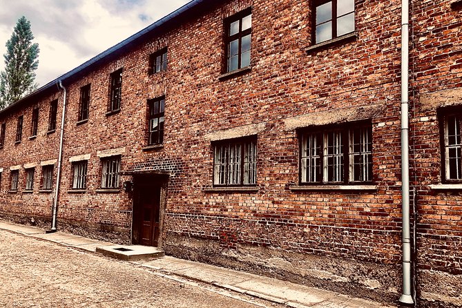 Auschwitz and Birkenau WITHOUT GUIDE private transport from Kraków - Entering Auschwitz I with driver help, then going at your own pace