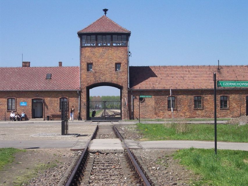 Auschwitz-Birkenau and Krakow Private Car Trip from Katowice - Krakow Old Town After Auschwitz, the 12-Hour Option
