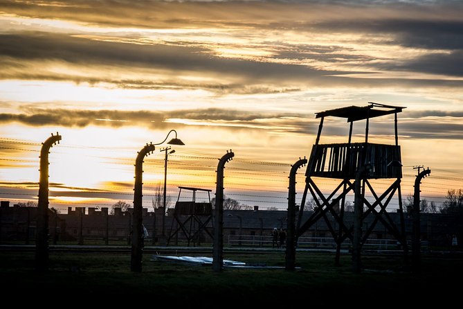 Auschwitz Birkenau and Salt Mine Full Day Guided Tour from Krakow hotel pick up - Krakow to Auschwitz and Wieliczka: the day’s rhythm