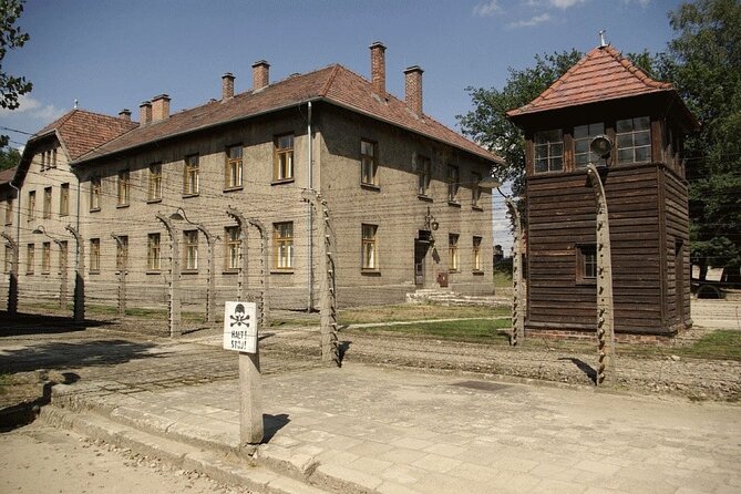 Auschwitz-Birkenau and Salt Mine Tour with private transport from Krakow - Who this tour suits best (and who should choose differently)