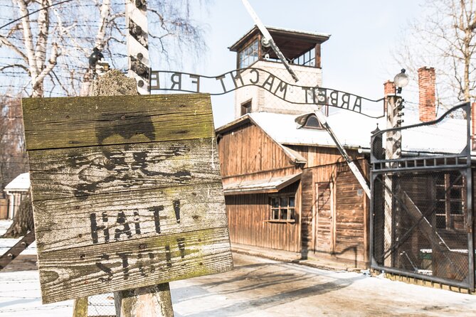 Auschwitz-Birkenau and Wieliczka Salt Mine Full Day Tour - Meeting point in Krakow: keep your morning simple