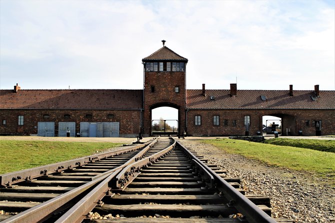 Auschwitz & Birkenau English guided tour by private transport from Katowice - Katowice to Auschwitz, without the stress