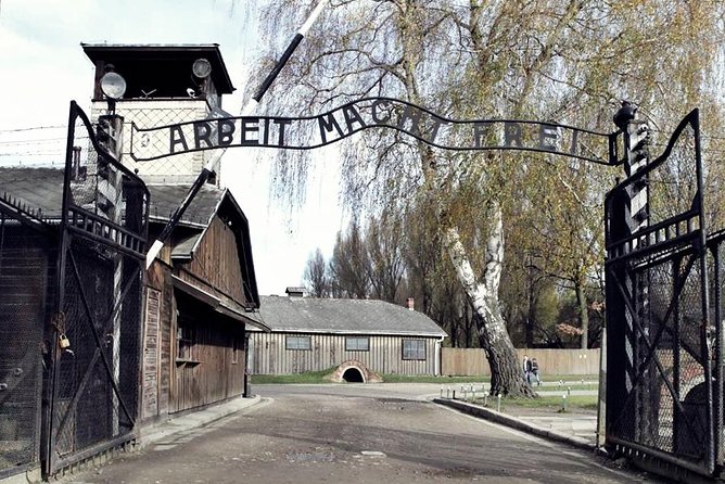 Auschwitz-Birkenau Guided Tour by Private Transport from Krakow - From Krakow pickup windows to arriving on time