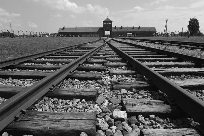 Auschwitz Birkenau Guided Tour/Skip The Line/PickUp/Guide ENG - Where the day starts: Auschwitz I, guided time with clear audio