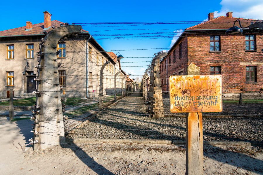 Auschwitz-Birkenau: Guided Tour with Fast Track Ticket - What to wear and what to pack (because you cannot bring everything)