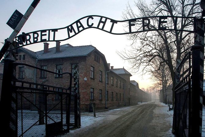Auschwitz-Birkenau Memorial and Museum Guided Tour from Krakow - Inside the Panstwowe Muzeum Auschwitz-Birkenau: 4 hours that actually teaches