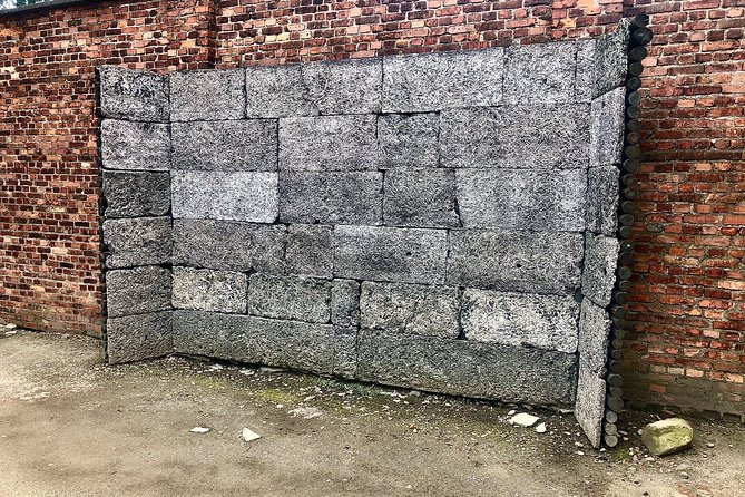 Auschwitz Birkenau Museum and Salt Mine All Inclusive DAY TRIP with Local Guides - Comfort and group size: the sweet spot for a tough day