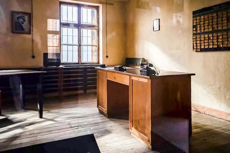 Auschwitz-Birkenau Skip-the-Line Guided Tour - Transportation, optional lunch box, and what to pack so you can focus