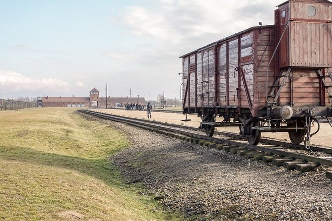 Auschwitz-Birkenau Tour Guide and Jewish museum and synagogue - The car ride details that people actually remember