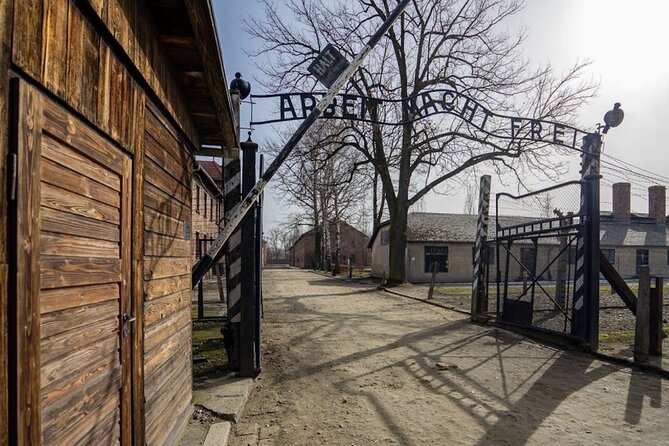 Auschwitz Birkenau Tour with Pickup and Lunch - How This Auschwitz-Birkenau Tour Runs From Krakow