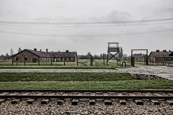 Auschwitz Private Tour - Getting In and Getting Oriented: Auschwitz I