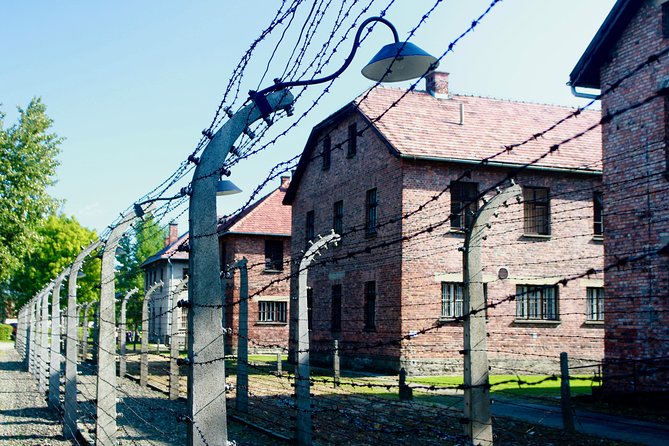 Auschwitz & Wieliczka ONE DAY Guided Tour +Private Transportation - The 15-minute transfer break: small time, big impact