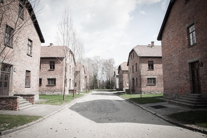 Combined: Auschwitz Birkenau and Salt Mine private chauffeur from Krakow - Krakow to Auschwitz: private car logistics that reduce stress