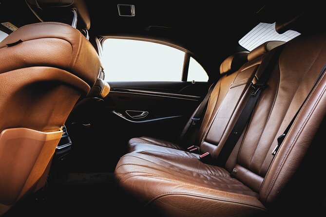Cracow to airport transfer by Luxurious VIP limo - Quick, Tell-Me-What-Matters Points