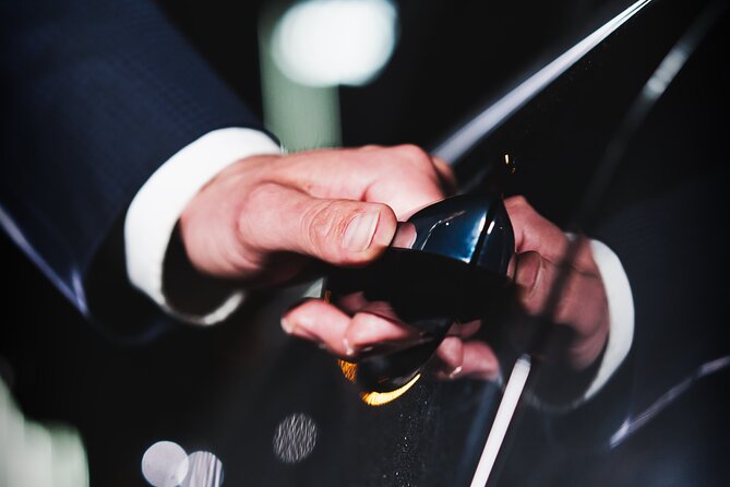 Cracow to airport transfer by Luxurious VIP limo - Time on the Clock: About 30 Minutes, Depending on Where You Start