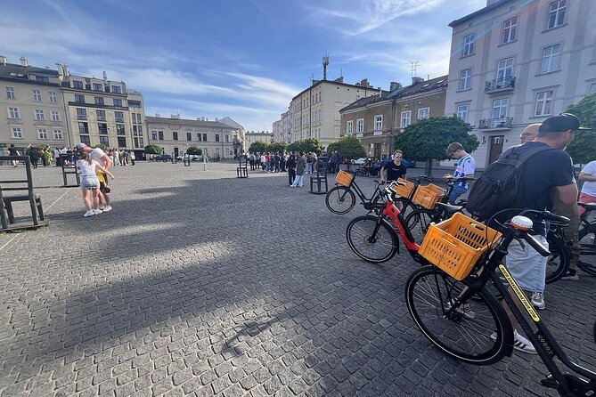 Discover Kraków by Bike with a Dutch guide - Why a Dutch bike tour beats a full-day walking plan in Krakow