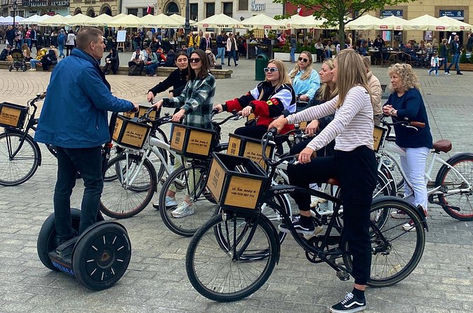 Discover the Jewish Quarter with a Bike Tour - Singer bar stop: the meaning behind the name