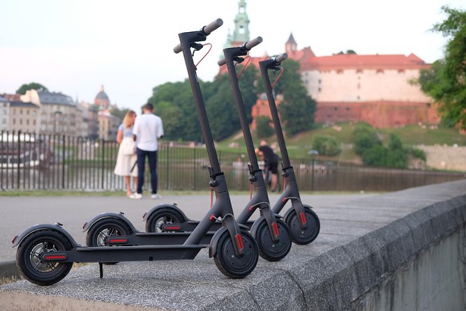 E-Scooter Rental in Krakow for 4 hours - Safety setup: helmets, clear directions, and a map that reduces stress