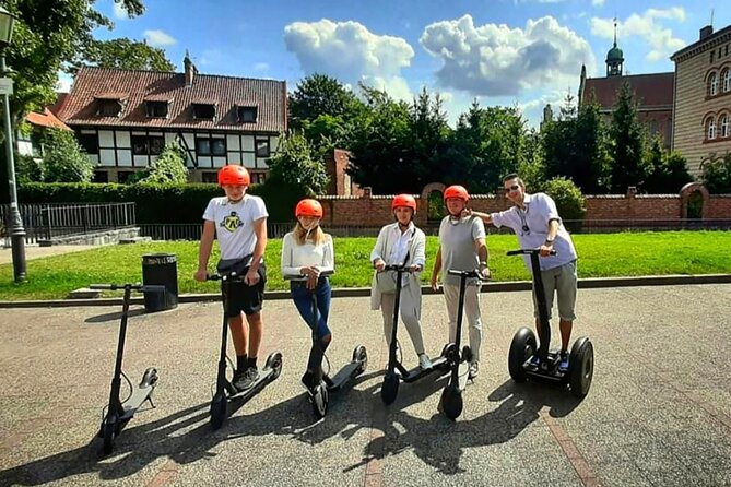 Electric Scooter Tour: Old Town Tour - 2-Hours of Magic! - Zee and the Guide Factor: How the Stories Affect the Ride