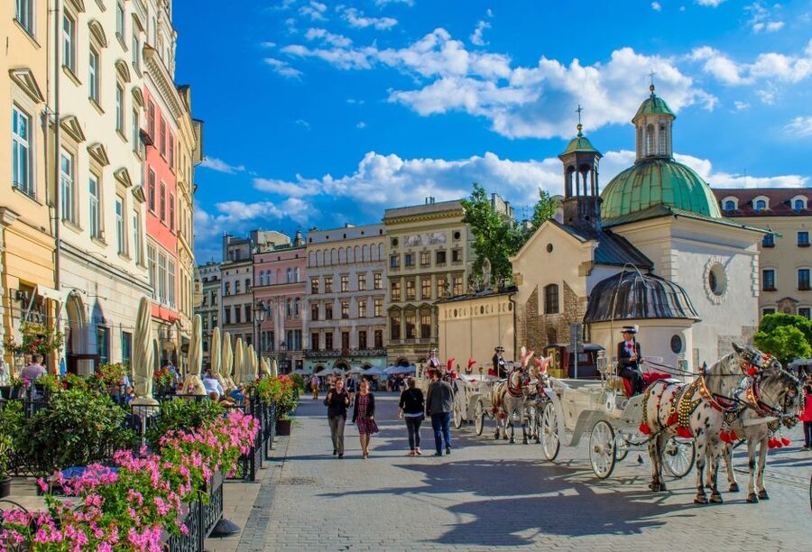 Family Tour of Krakow Old Town with Sweets Factory & Cruise - Royal Route To Wawel: Palaces, Churches, And A Dragon Hunt
