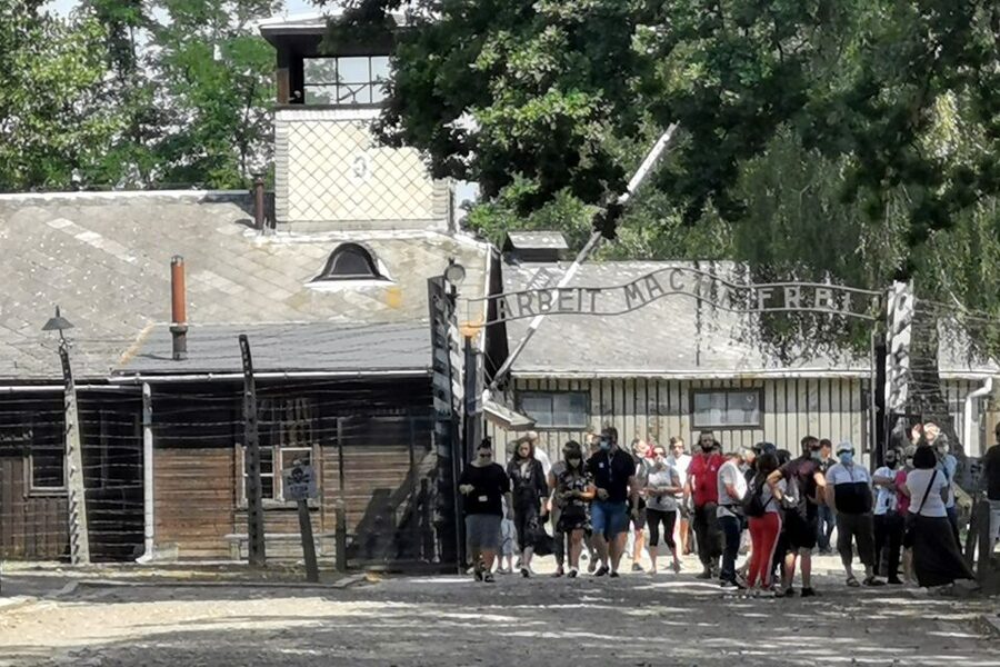 From Krakow: Auschwitz-Birkenau Camp Complex Guided Day Trip - Food, comfort, and packing rules you cannot ignore