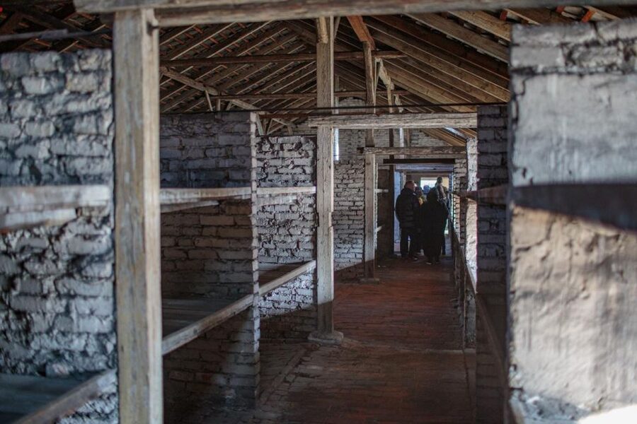 From Krakow: Auschwitz-Birkenau Guided Full-Day Tour - The short transfer between Auschwitz I and Birkenau