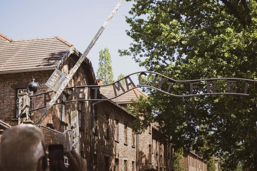 From Krakow: Auschwitz-Birkenau Guided Tour & Pickup - Krakow to Auschwitz-Birkenau, Why This Format Works