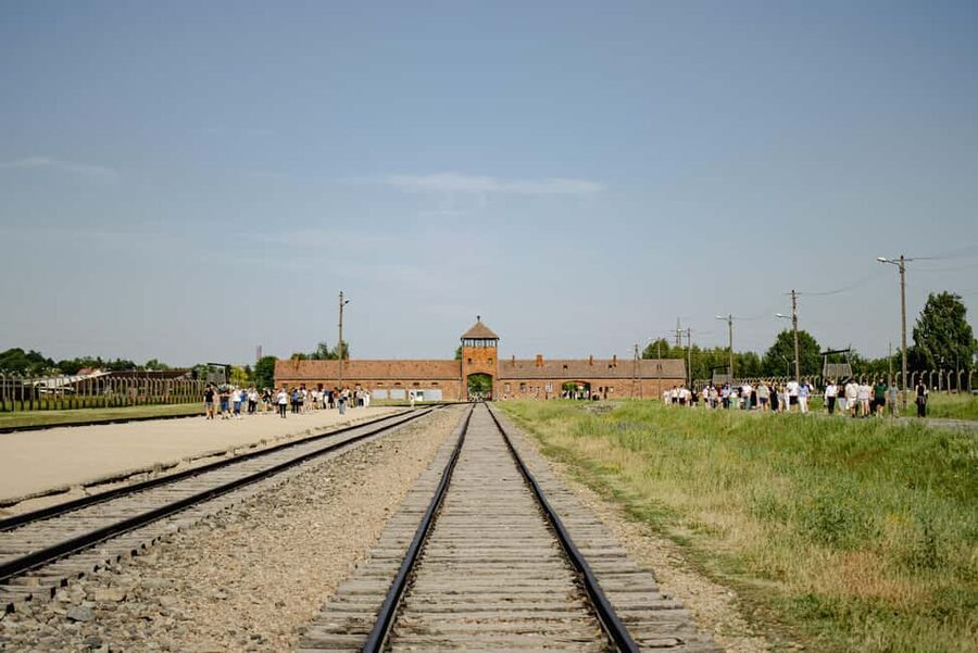 From Krakow: Auschwitz-Birkenau Guided Tour & Pickup - Languages and Guide Quality: What You Can Expect to Control