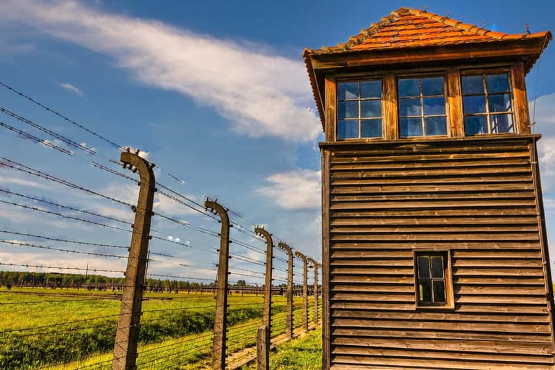 From Krakow: Auschwitz-Birkenau Guided Tour & Transport - The quick changeover: regroup, reset, then head to Birkenau