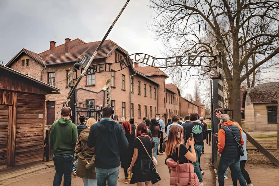 From Krakow: Auschwitz & Birkenau Guided Tour with Pick up - Auschwitz I to Birkenau in One Guided Day From Krakow