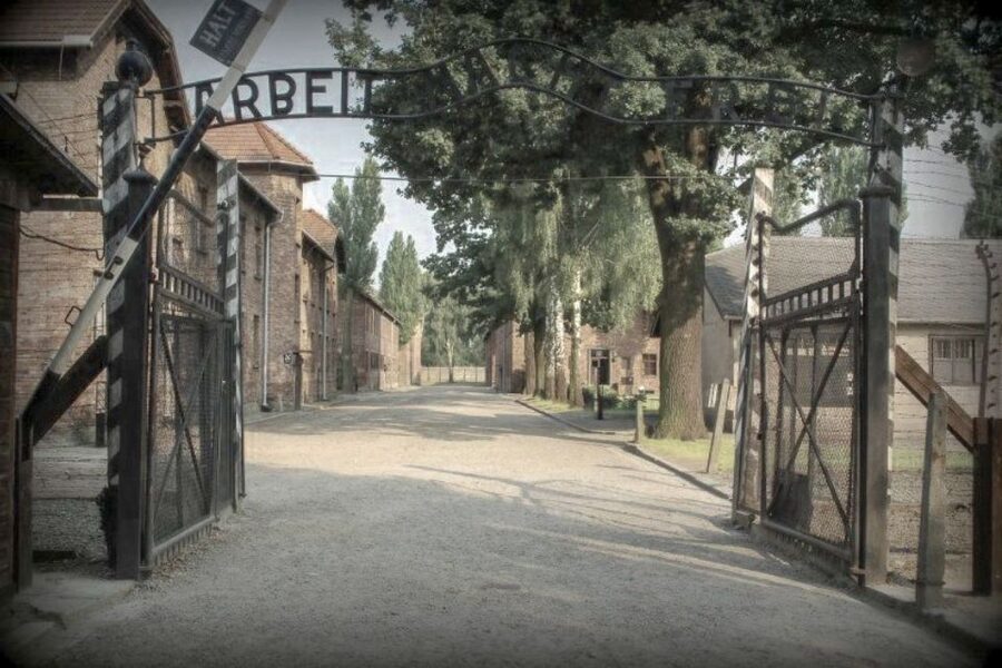 From Krakow: Auschwitz-Birkenau Private or Shared Tour - The internal bus transfer, then a short reset