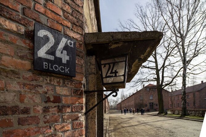 From Kraków: Auschwitz-Birkenau Tour with Lunch Box and Pick Up - Auschwitz I: the museum walk that sets the emotional context