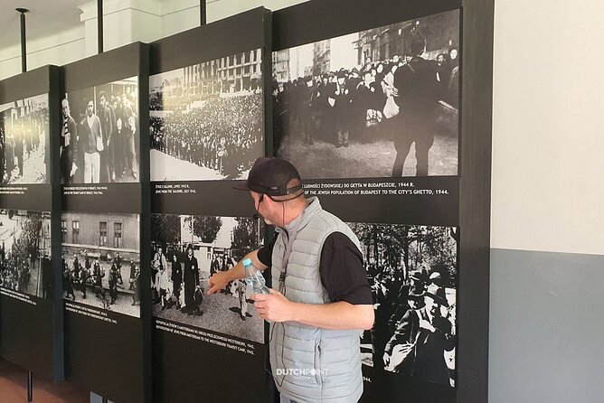 from Kraków: Auschwitz excursion with guaranteed Dutch guide - Birkenau on the ground: Judenrampe, wooden barracks, gas chambers II and III