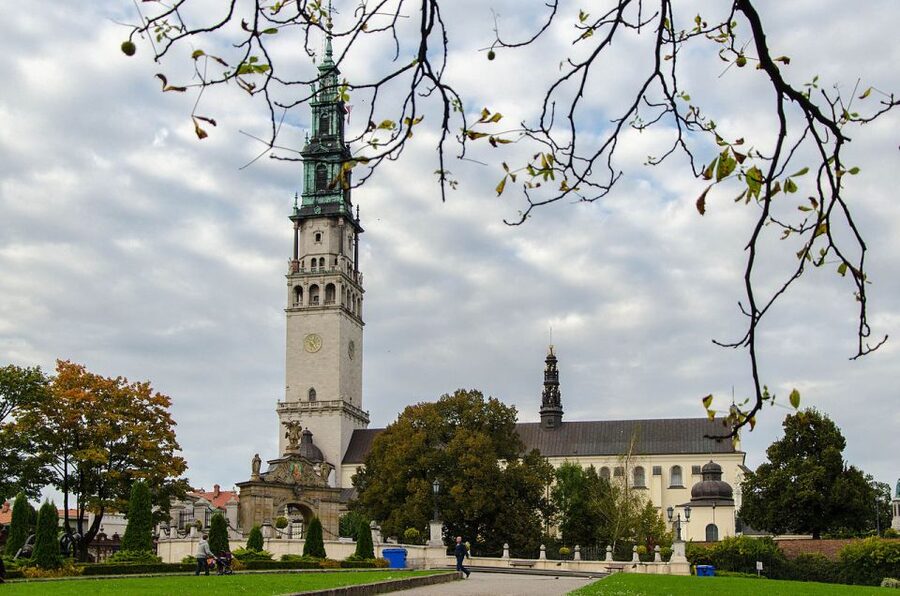 From Krakow: Częstochowa, Black Madonna and Lagiewniki Tour - Key Things to Know Before You Go