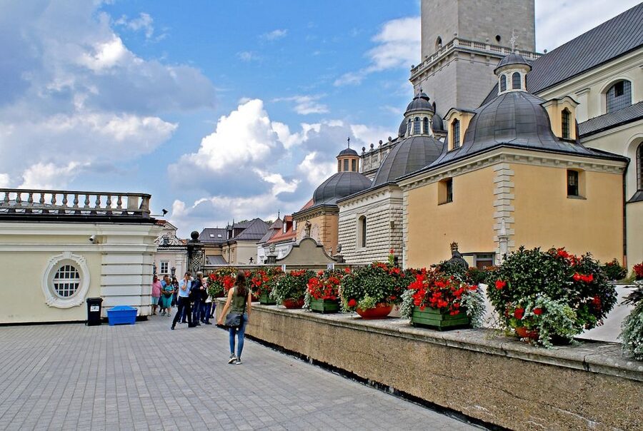 From Krakow: Częstochowa, Black Madonna and Lagiewniki Tour - Transport, Comfort, and Group Size Reality
