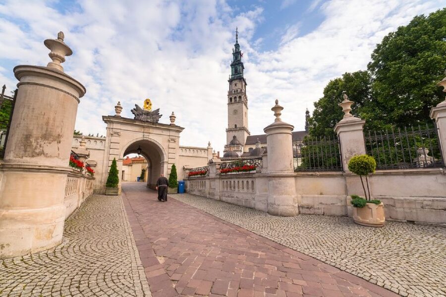 From Kraków: Częstochowa & Łagiewniki Pilgrim Sites Tour - Who this tour suits best