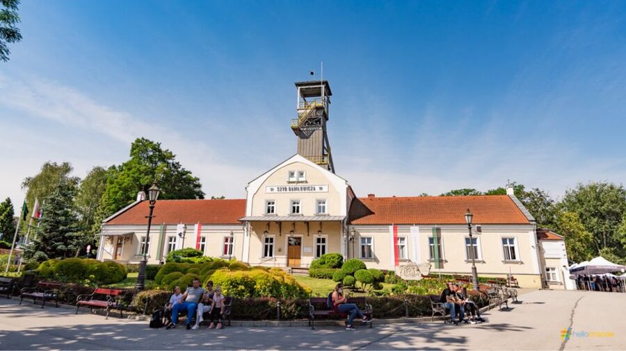 From Krakow: Guided Tour in Wieliczka Salt Mine - Key highlights at a glance