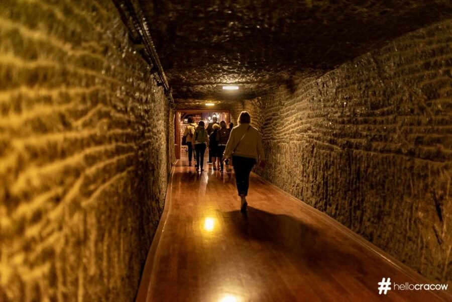 From Krakow: Guided Tour in Wieliczka Salt Mine - Salt sculptures and chapels: what you will see underground