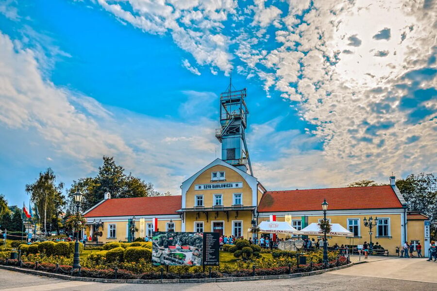 From Krakow: Half-Day Salt Mine and Schindler's Factory Tour - Should You Book This Salt Mine Plus Schindler’s Factory Tour?