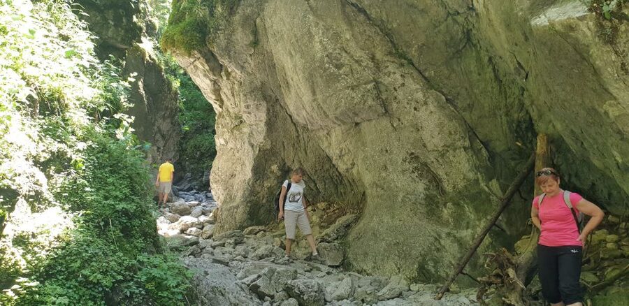 From Krakow: Hiking in the Tatra Mountains and Thermal baths - Kościeliska Valley and Krakow Gorge, made for views that feel earned
