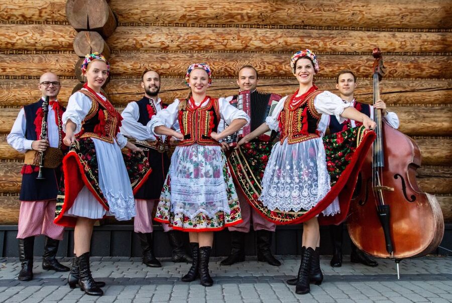 From Krakow: Polish Folk Show with All-You-Can-Eat Dinner - From cherry vodka to 3 courses and regional buffets