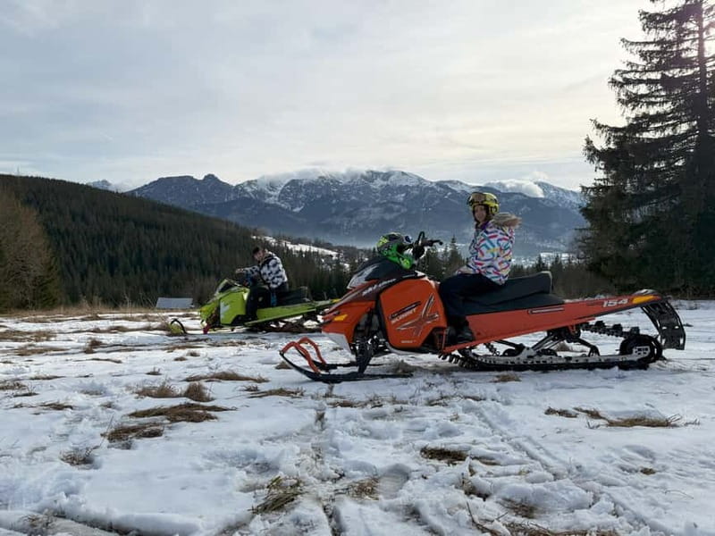From Krakow: Snowmobile, Zakopane & Chochołowskie Baths - Zakopane’s Sabała house plus the oscypek you grill