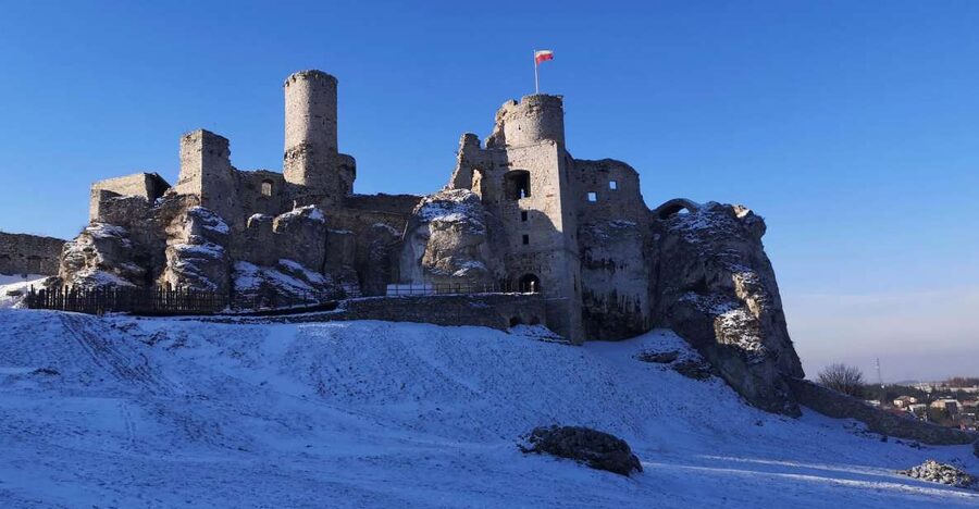 From Krakow: "The Witcher" Ogrodzieniec Castle Private Trip - Towers and panoramic views you will actually use