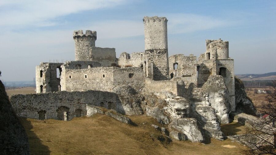 From Krakow: Trail of the Eagles’ Nests Day Tour - Ogrodzieniec Ruins: The Witcher Effect and Why People Line Up