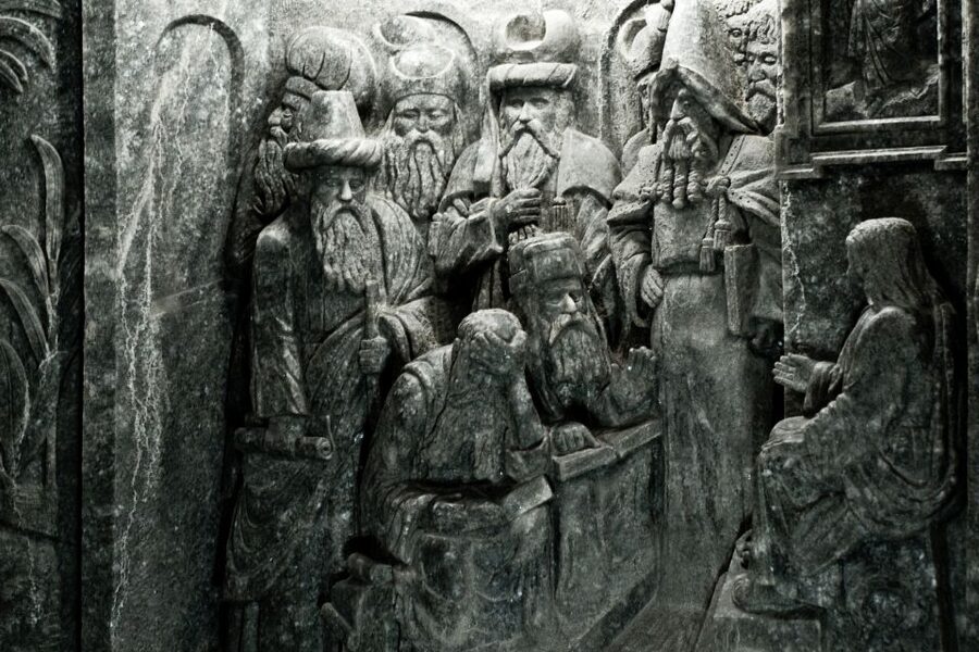 From Krakow: Wieliczka Salt Mine Half-Day Guided Tour - Salt chambers, saline lakes, and the working-mine details you’ll actually remember
