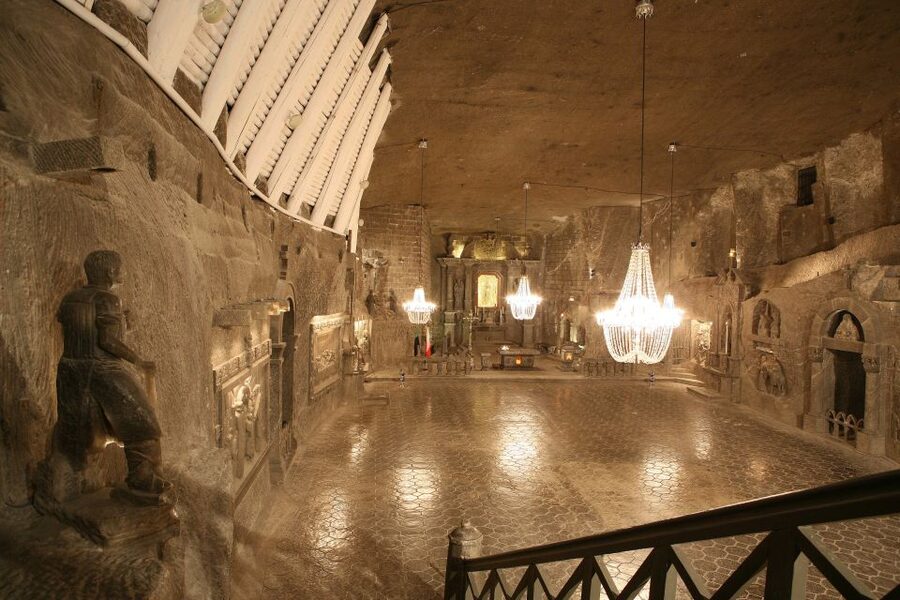 From Krakow: Wieliczka Salt Mine Tour - Entering the salt city: chambers, chapels, and what makes them different