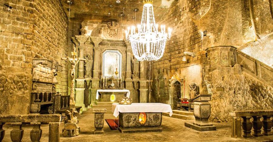 From Krakow: Wieliczka Salt Mine Tour with Guide - The 4-Hour Schedule: What Happens Before and After the 2.5 Hours Underground