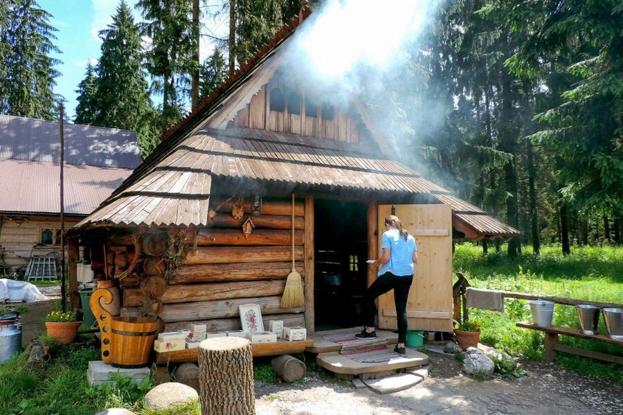 From Krakow: Zakopane Tour with Gubalowka Funicular & Museum - Gubałówka funicular ride: the viewpoint payoff
