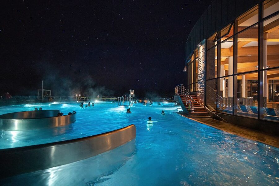 From Zakopane: Chocholow Thermal Baths with Hotel Transfers - Practical tips so you walk in ready to relax